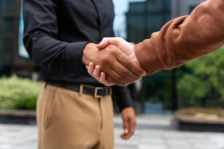 hands-of-two-person-shaking-decepting-strong-trust